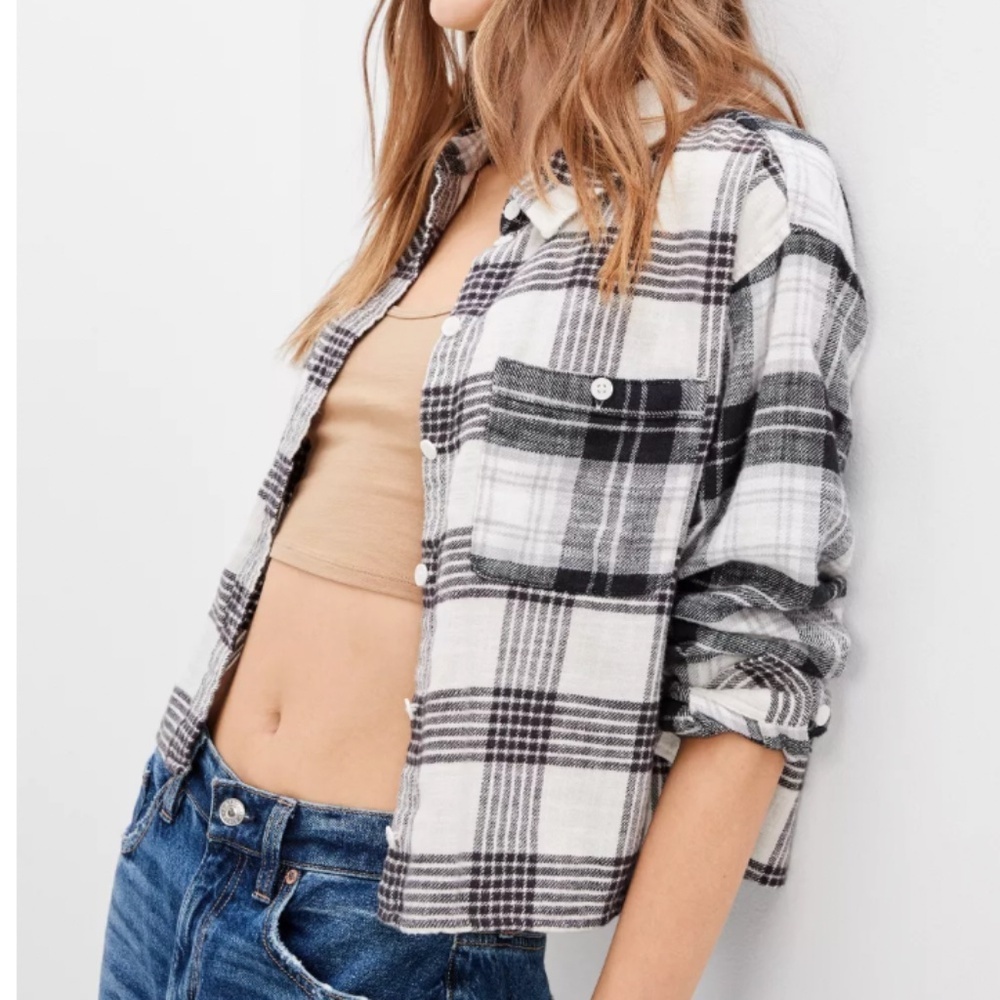 American Eagle Cozy Cropped Flannel Shirt | L | Black & White